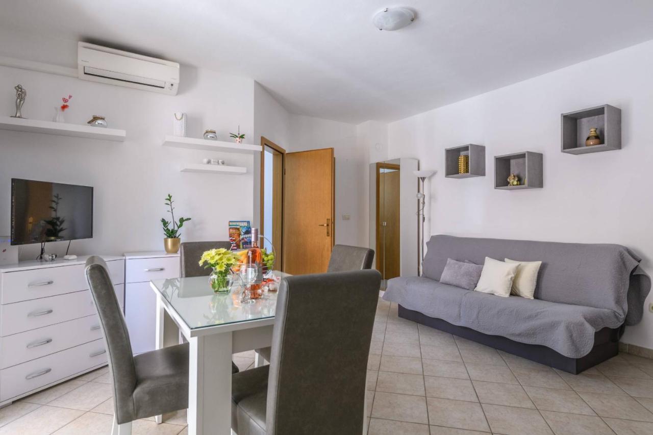 Apartment Sea Premantura Ngoại thất bức ảnh