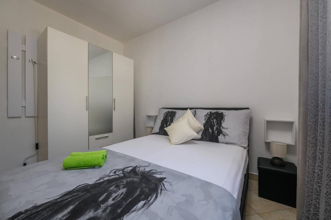 Apartment Sea Premantura Ngoại thất bức ảnh
